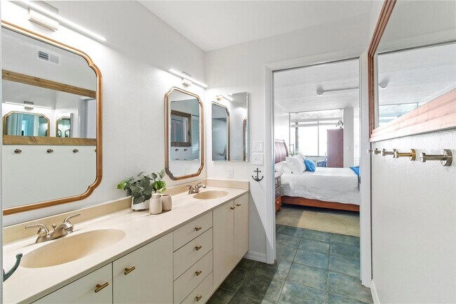 Building Photo - 829 Bayport Wy