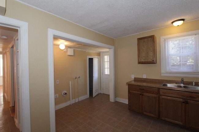 Building Photo - 2203 20th St