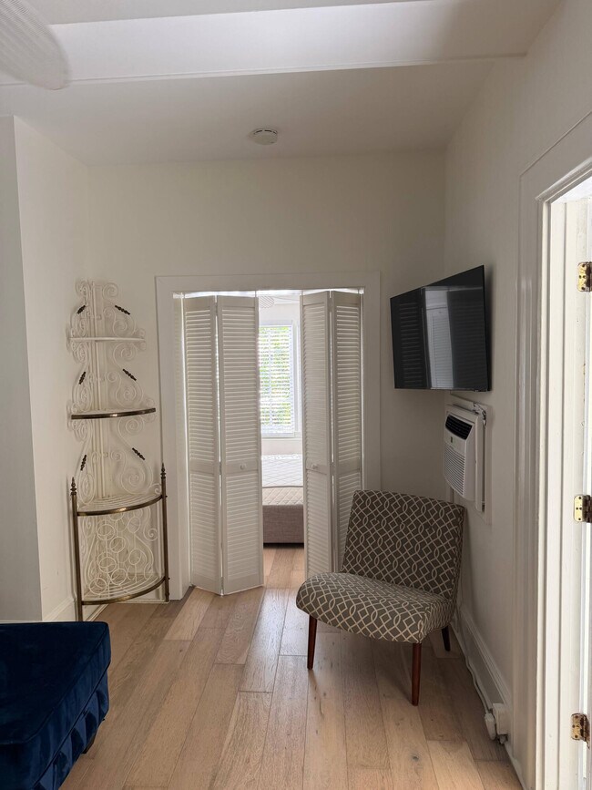 Building Photo - 301 Chilean Ave