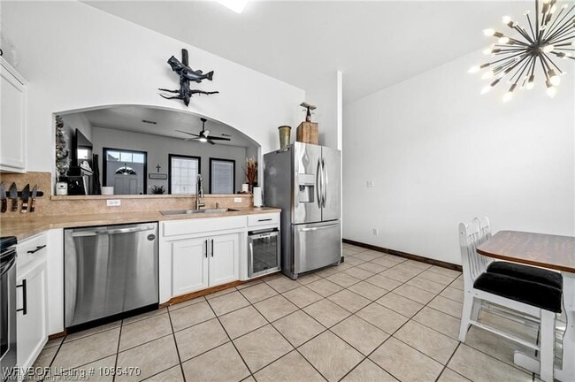 Building Photo - 400 Bordeaux Cir