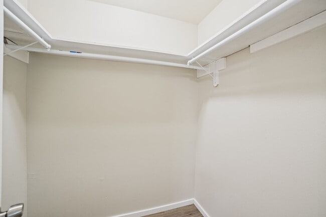 Building Photo - NEWLY-REMODELED 3-BEDROOM HOME IN HERITAGE SUBDIVISION