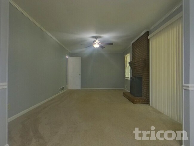 Building Photo - 490 Rocky Creek Dr