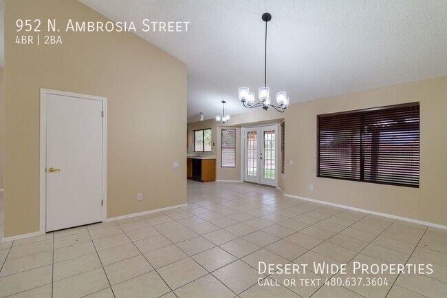 Building Photo - Beautiful 4 Bedroom, 2 Bath on the Golf Co...