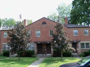 Building Photo - 896-902 Sheridan Road
