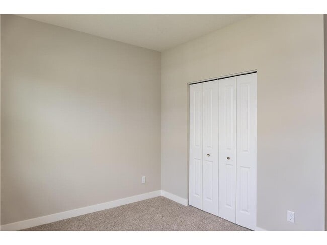 Building Photo - 717 Winterberry Ln