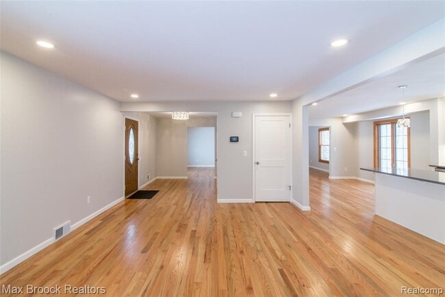 Building Photo - 31419 Sleepy Hollow Ln