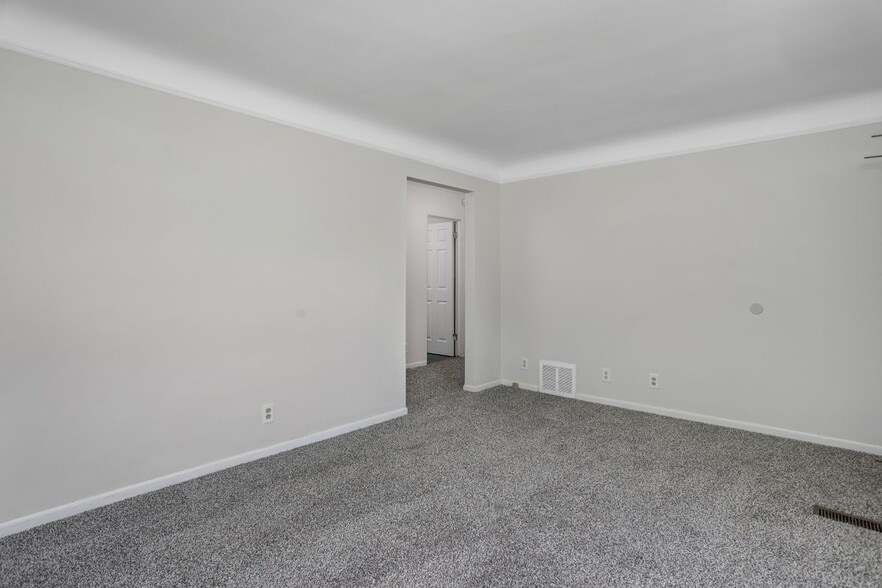 Building Photo - 12734 Riverview St