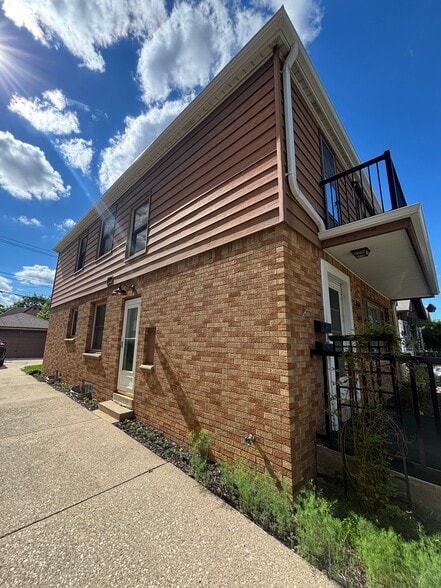 Building Photo - 361 N 62nd St