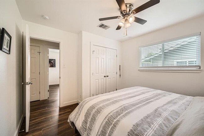 Building Photo - 9705 Oriole Dr