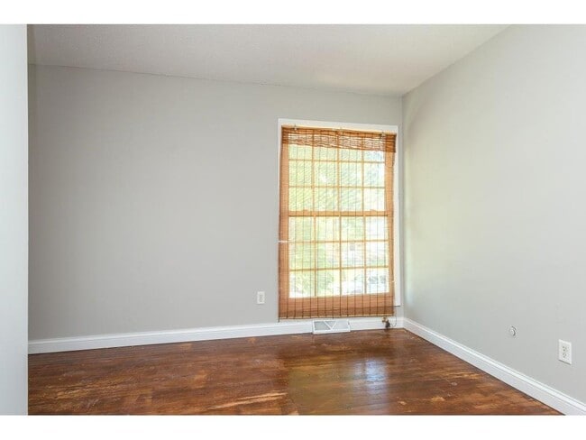 Building Photo - 2173 Glenridge Ave