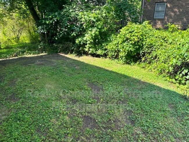 Building Photo - 1006 W Barton St