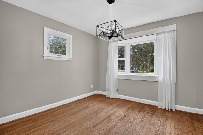 Building Photo - 9315 Linden Ave