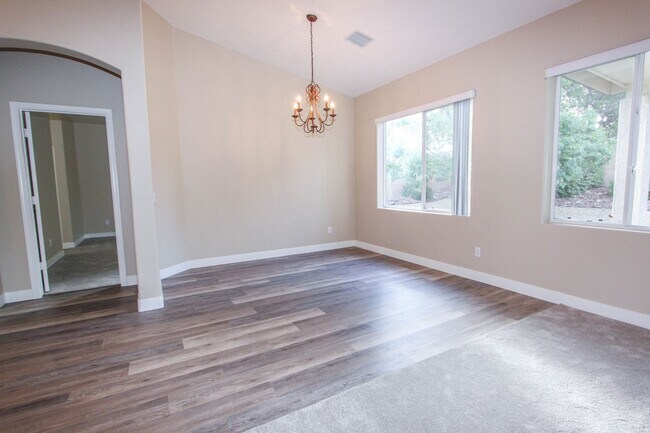 Building Photo - 3 Bedroom Home in Pronghorn Ranch