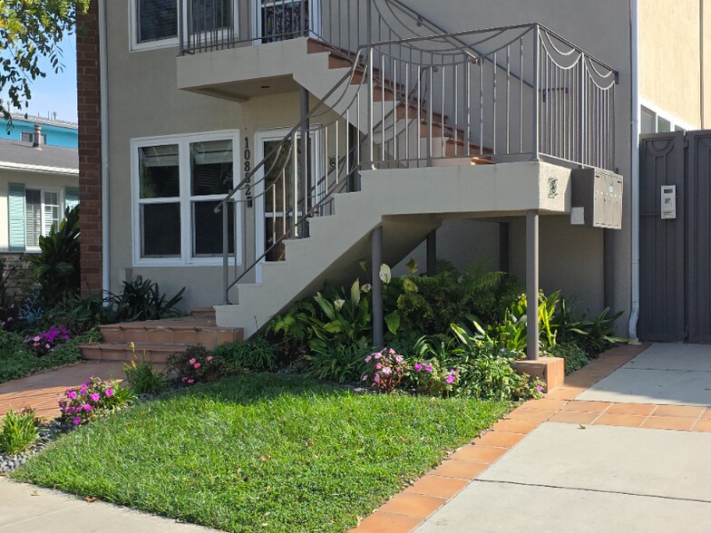 Building Photo - 10880 National Blvd