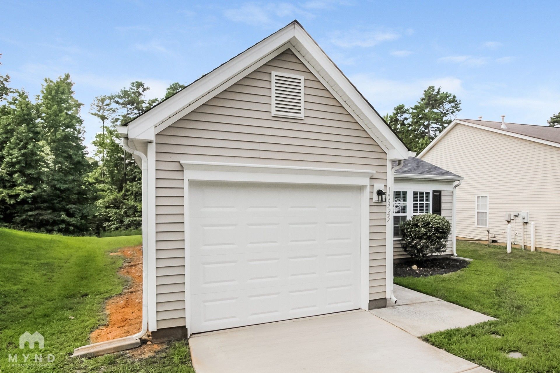 Building Photo - 10325 Hugue Way