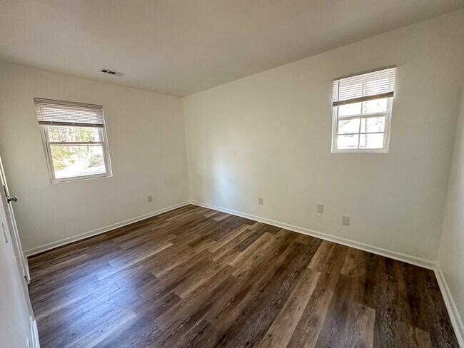 Building Photo - 4933 Lailwood Cir