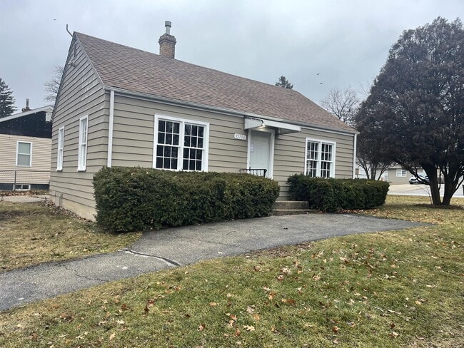 Building Photo - 35756 N Watson Ave