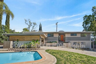 Building Photo - 3937 Orangewood Dr