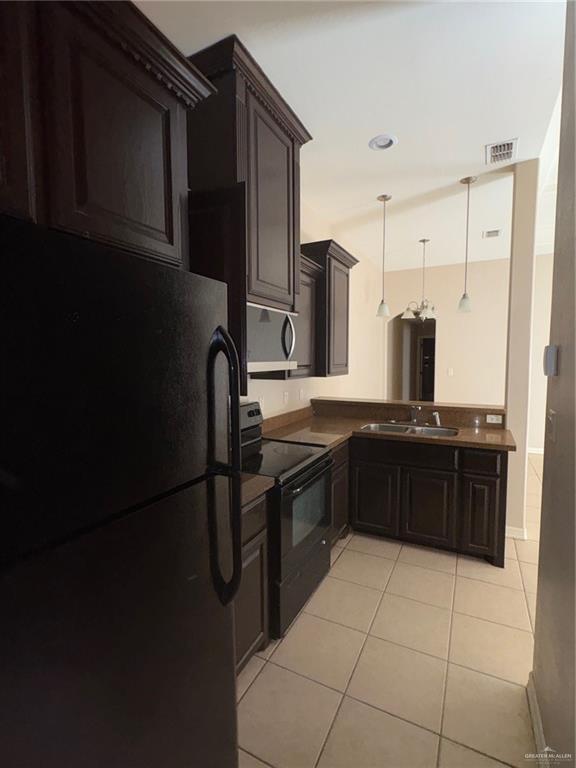 Building Photo - 14 Jade St