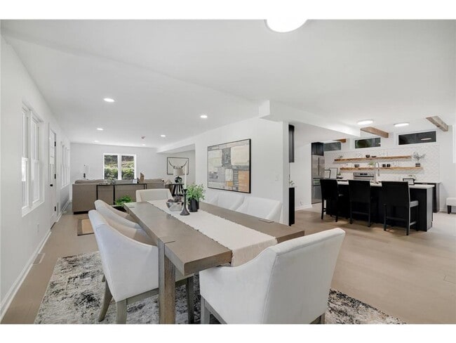 Building Photo - 5111 Colonial Dr