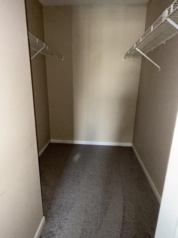 Building Photo - 1627 S Pine Ridge Cir