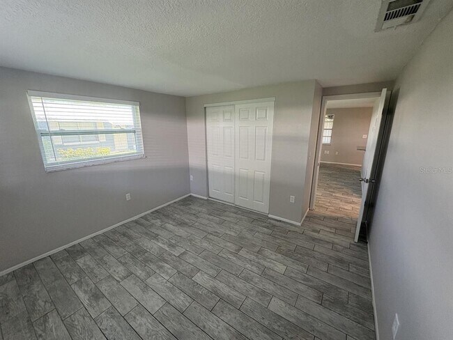 Building Photo - 308 Colonia Ln E