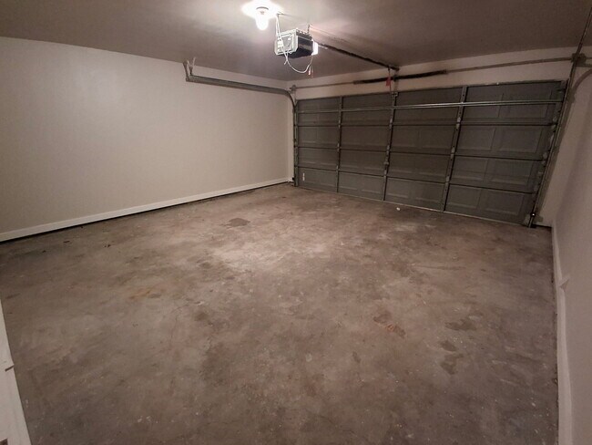 Building Photo - 3162 Chimney Cir