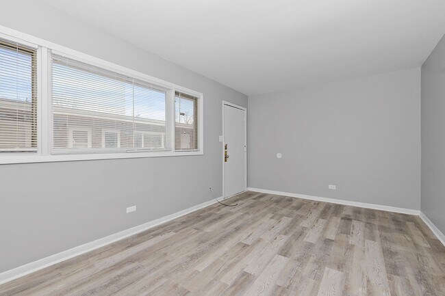 Interior Photo - 7812 S Troy St