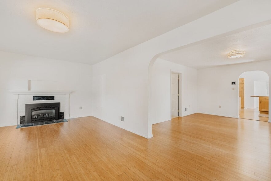 Building Photo - 1610 N 10th St