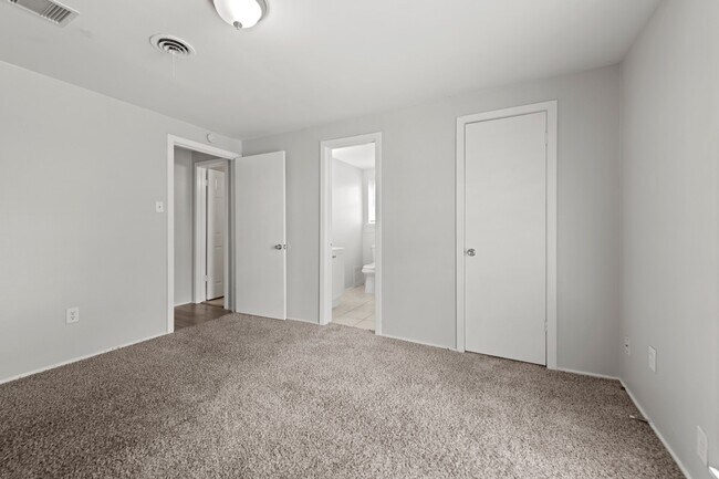 Building Photo - 408 Grantham Rd