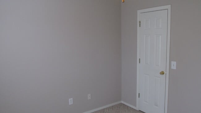 Building Photo - 1902 SW Spruce Rd