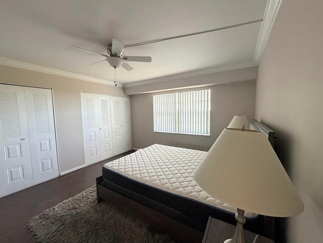 Building Photo - 3300 W Rolling Hills Cir