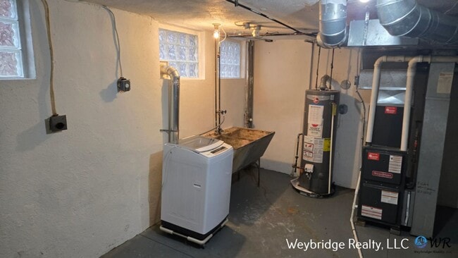 Building Photo - Cozy 2BD 1BTH Cape Cod in College Hill