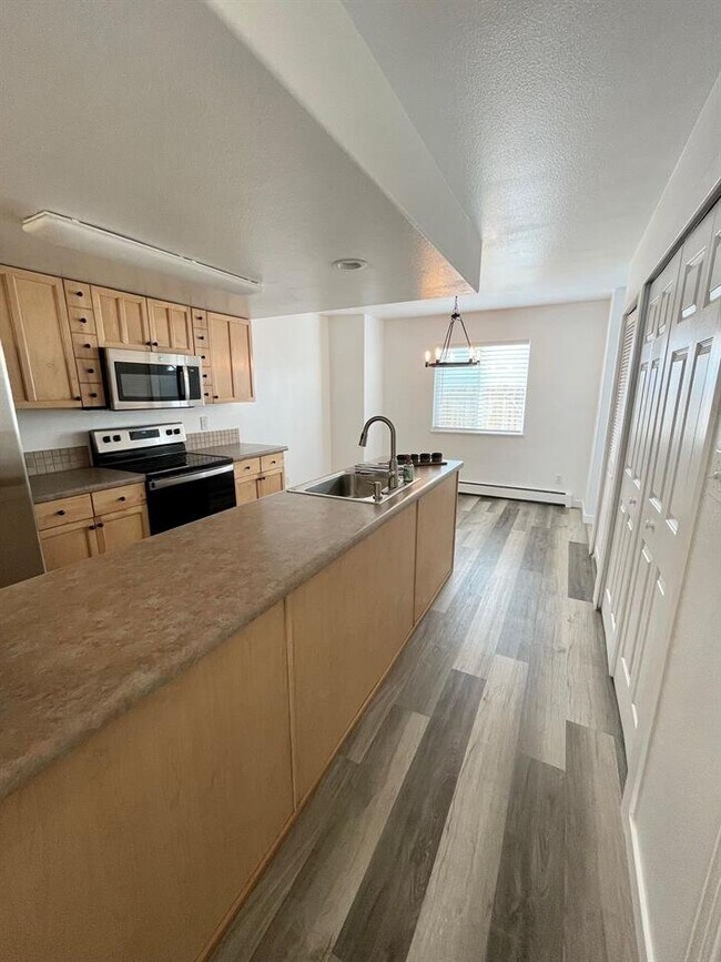 Building Photo - 254 Beacon Ct