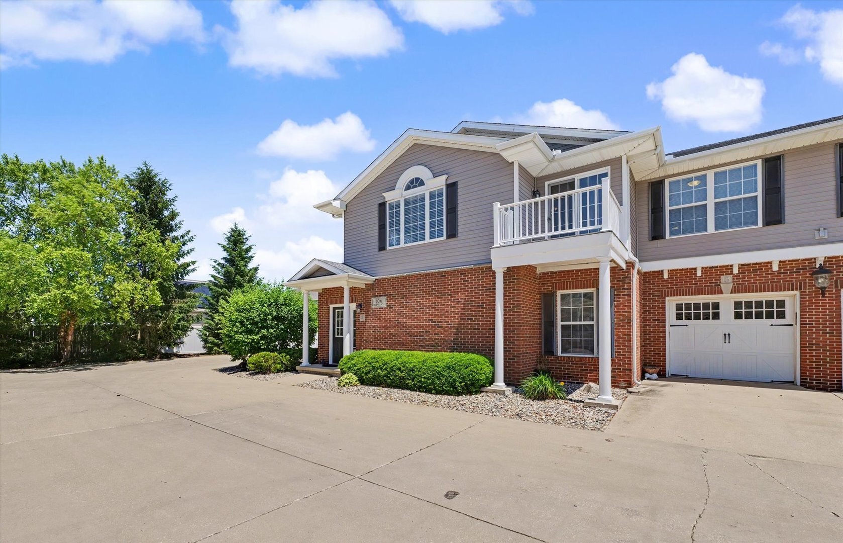 Building Photo - 106 Essex Ln