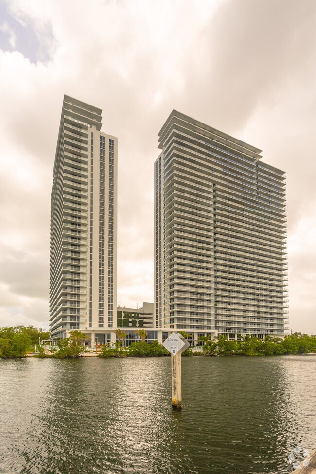 The Harbour North Miami Beach, FL Apartment Finder