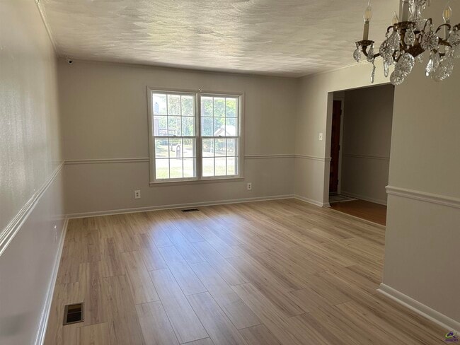 Building Photo - 1218 Creekwood Dr