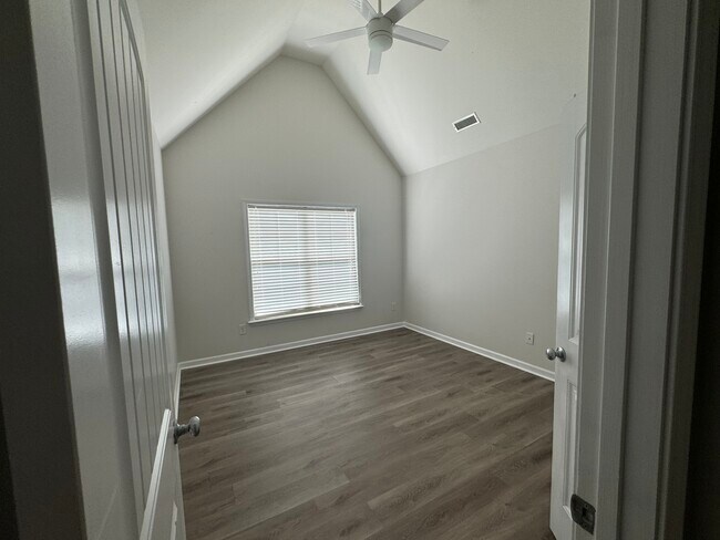 Building Photo - 3098 Glencorra dr