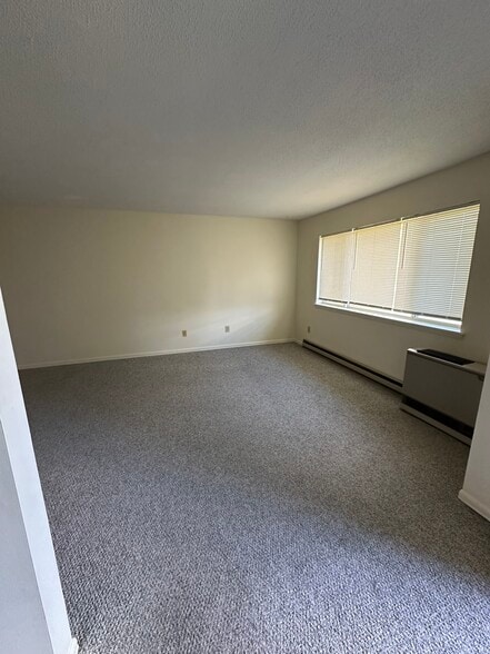 Building Photo - 190 Quarry Hill Rd