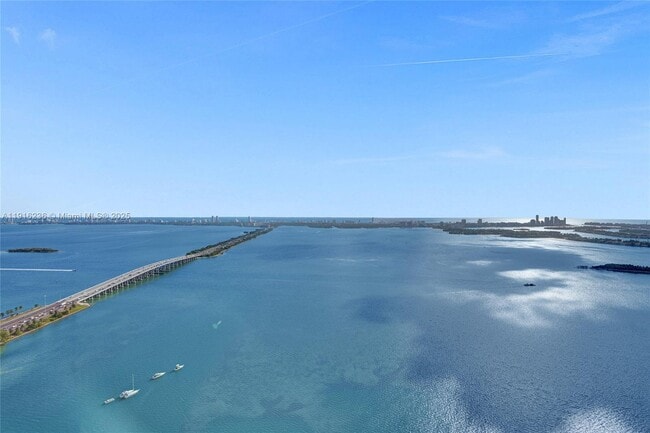 Building Photo - 3131 NE 7th Ave