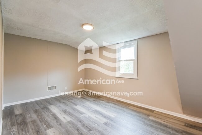 Building Photo - 4655 N 40th St