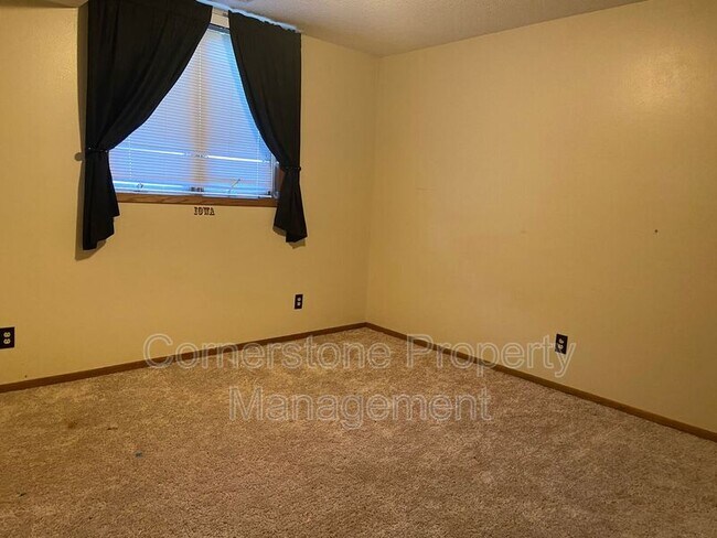 Building Photo - 1404 College St