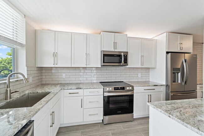 Building Photo - 108 Paradise Harbour Blvd