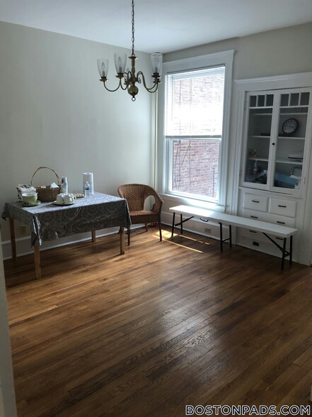 Building Photo - 130 Glenville Ave