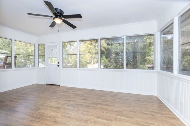 Building Photo - Home for Rent on the Bayou