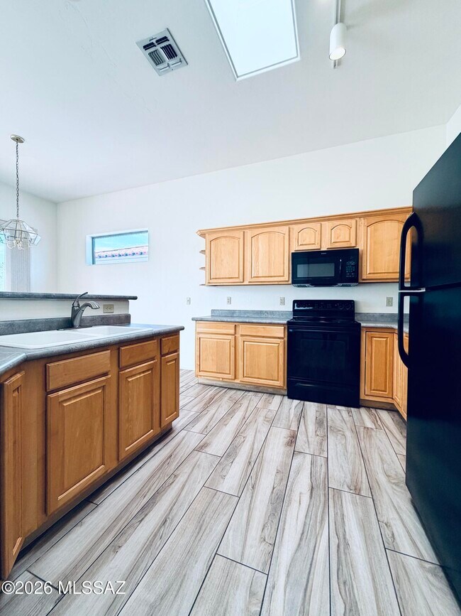 Building Photo - 5206 N Canyon Rise Pl