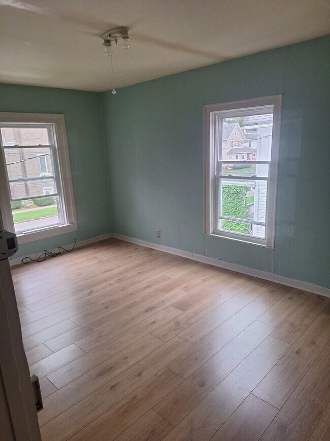 Building Photo - 126 N 9th St