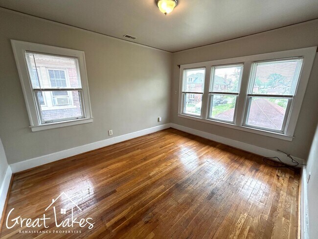 Building Photo - 2531 Pingree St