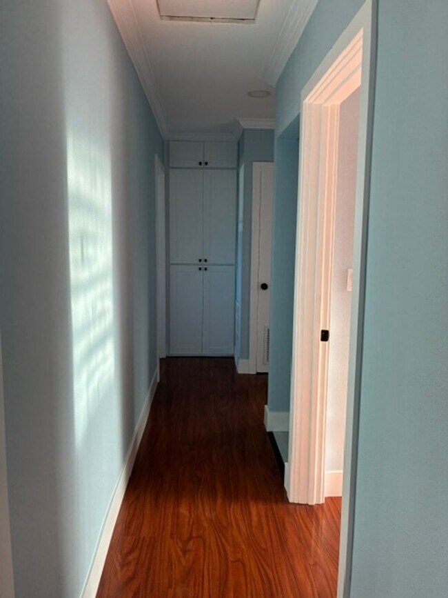 Building Photo - 5 Bedroom 4 Bath House in Garden Grove