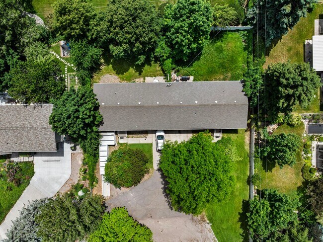 Building Photo - Rice St (17/19)